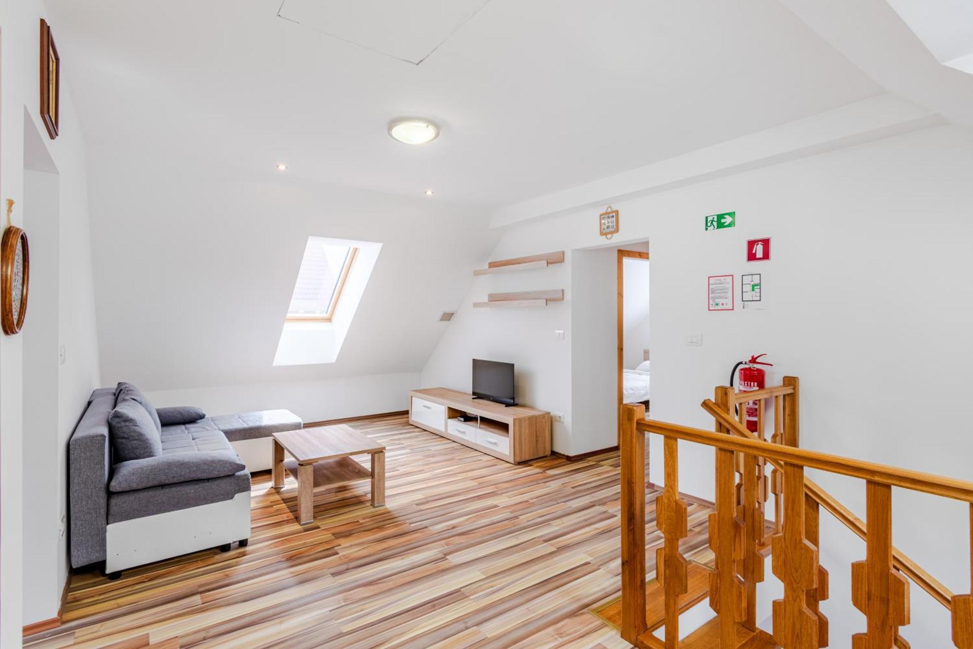 Apartment Pr' Stajercu With Free Onsite Parking Бовец Екстер'єр фото